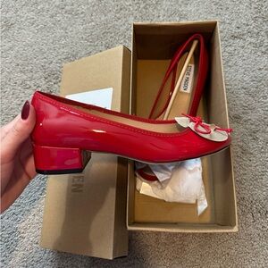 Steve Madden- cherish red paint